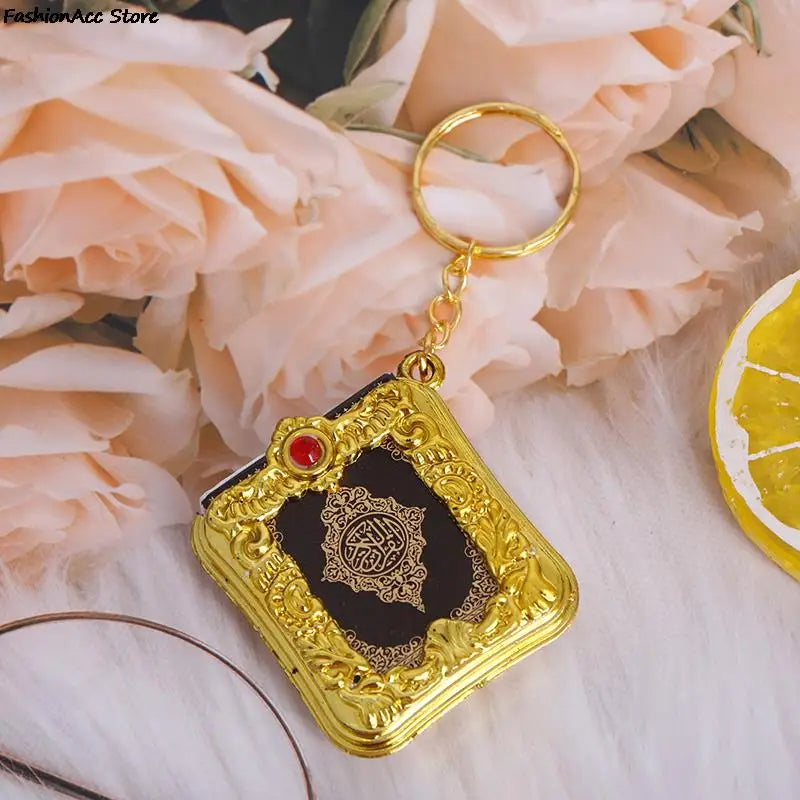 1Pc Mini Holy Bible Keychain English Religious Miniature Paper Spiritual Christian Jesus Cover Keyring Gift