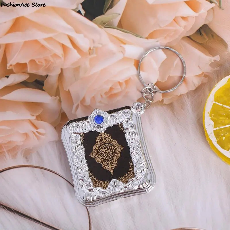 1Pc Mini Holy Bible Keychain English Religious Miniature Paper Spiritual Christian Jesus Cover Keyring Gift